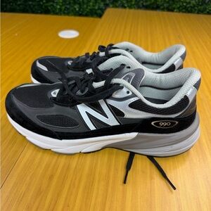 New Balance 990v6 ‘Made In USA’ Black/White Sneakers W990BK6 - Women's Size 10.5